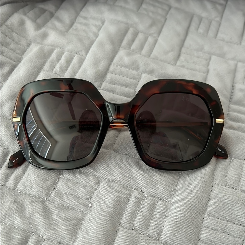 Lilly Pulitzer Tortoise Sunglasses